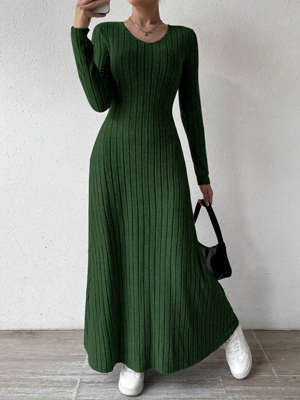 Ophelia Marchbank | Ribbed Knit Maxi Dress With V-Neck Detail