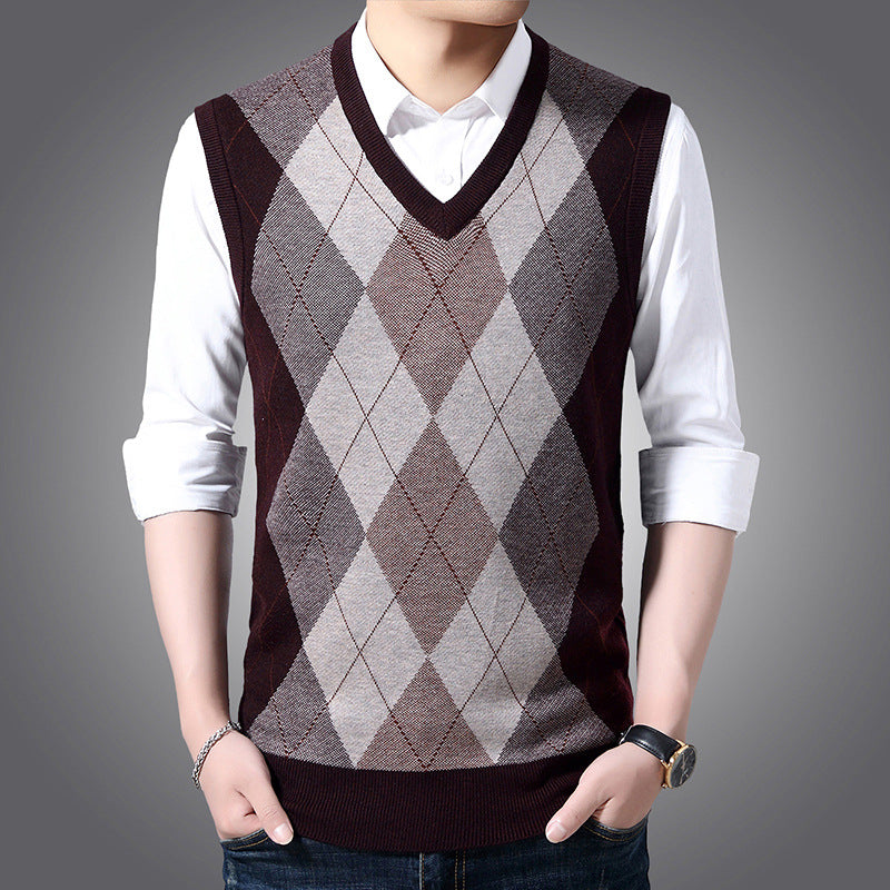 Nigel Cavendish | Argyle Sweater Vest With V-Neck Detail