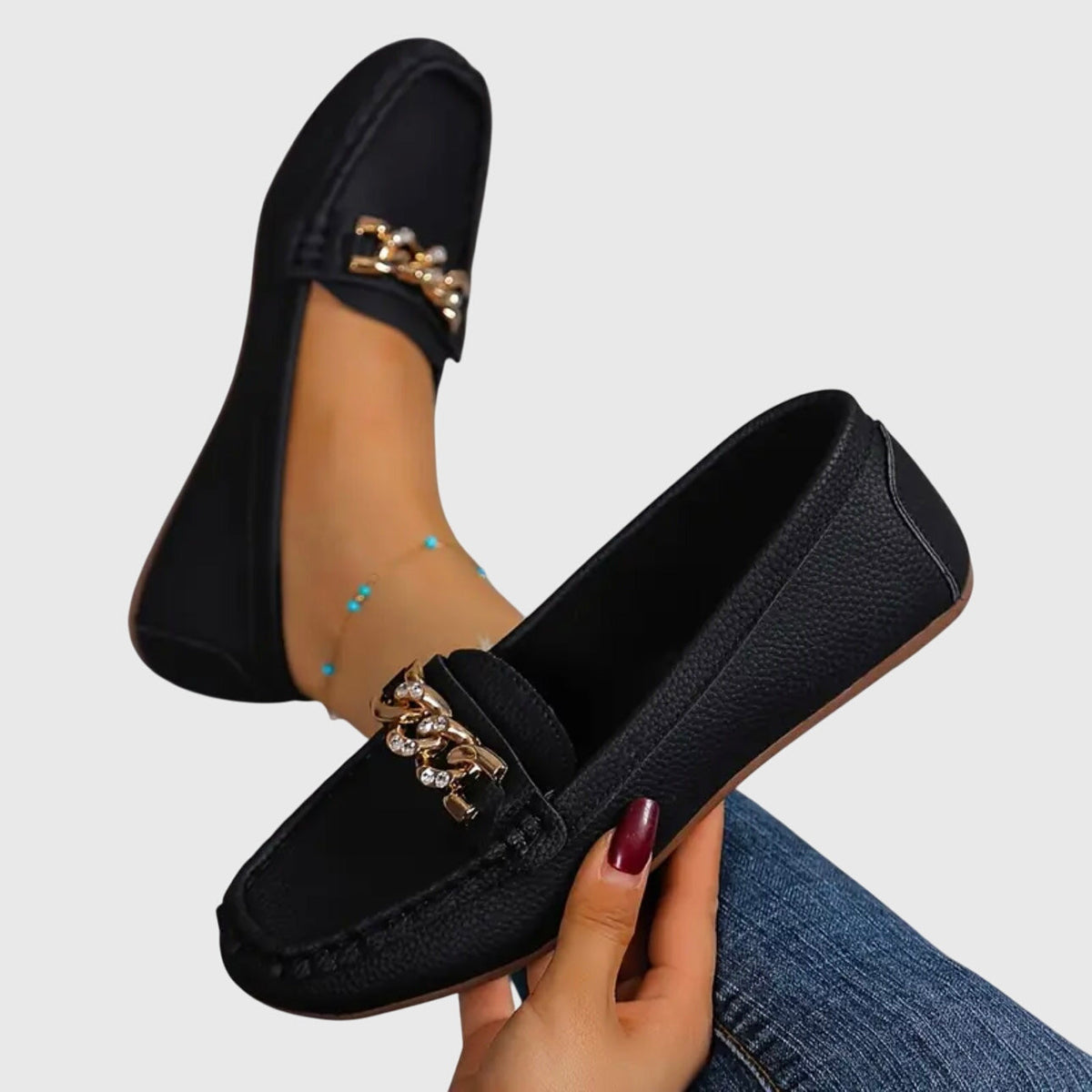 Beatrice Fowler | White Leather Loafers With Gold Chain Detail