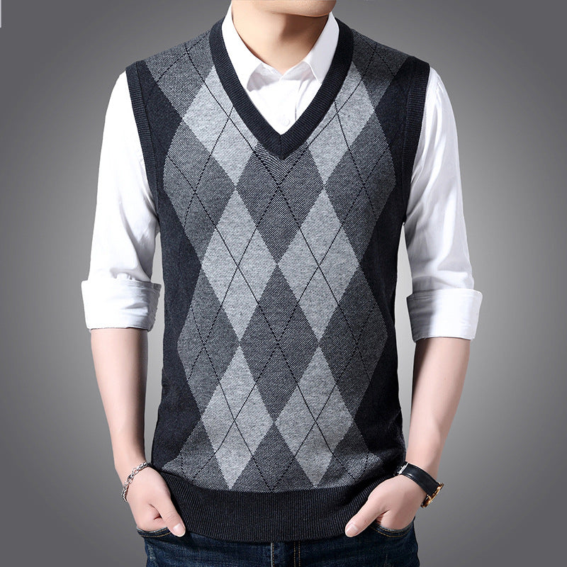 Nigel Cavendish | Argyle Sweater Vest With V-Neck Detail