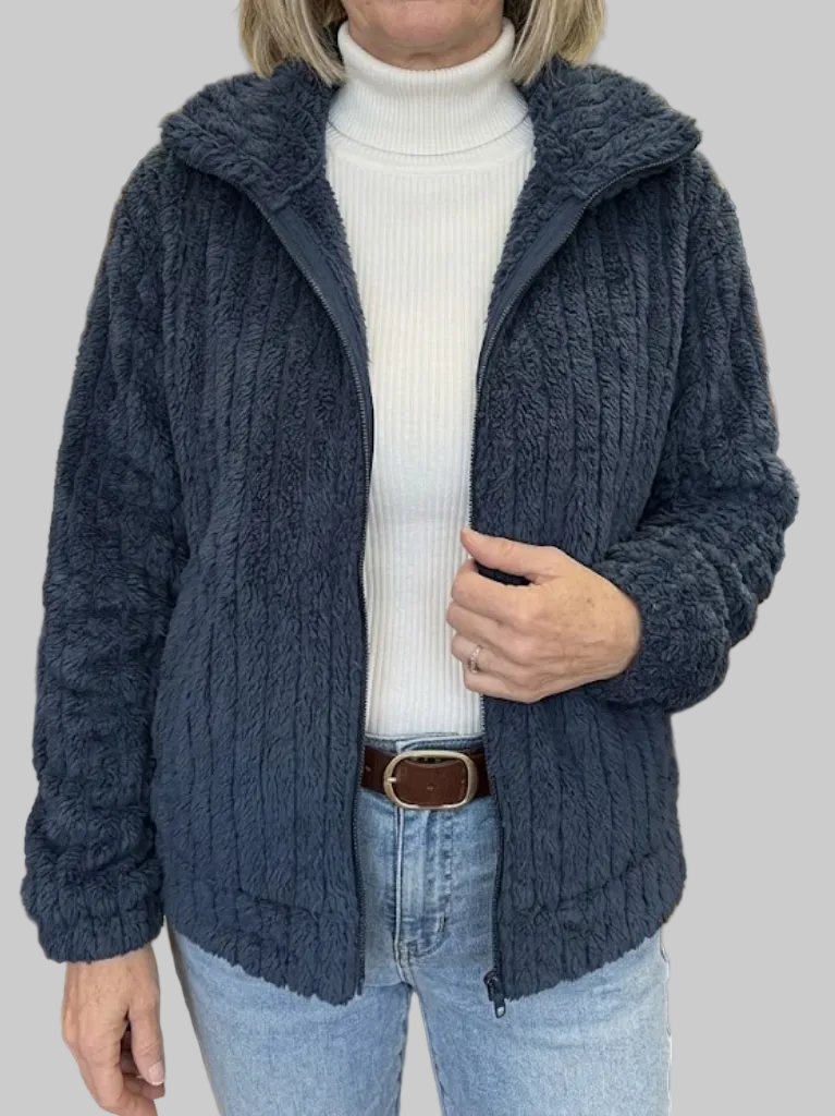 Women's Textured Fleece Zip-Up Jacket with High Collar