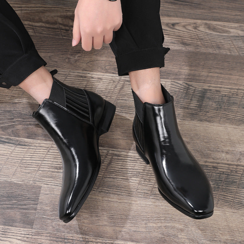 Callum Bexley | Pointed Toe Chelsea Boots in Black Leather