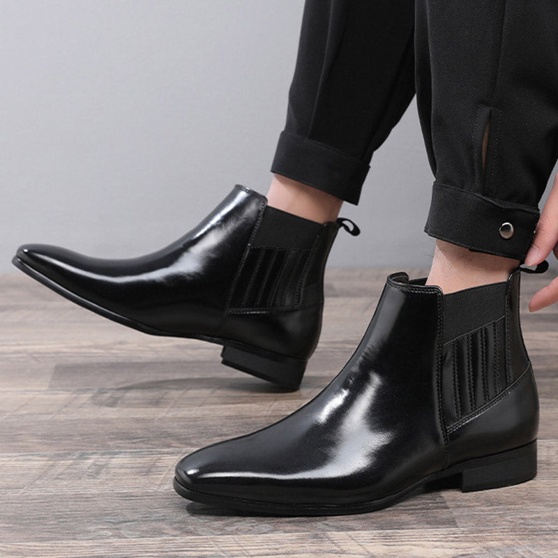 Callum Bexley | Pointed Toe Chelsea Boots in Black Leather