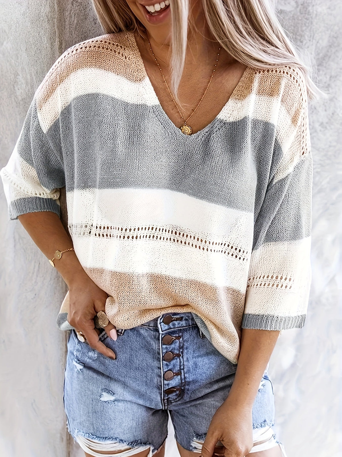 Eloise Redmayne | Relaxed V-Neck Colour-Block Knit Top