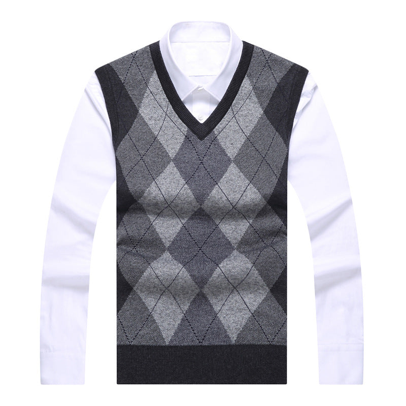 Nigel Cavendish | Argyle Sweater Vest With V-Neck Detail