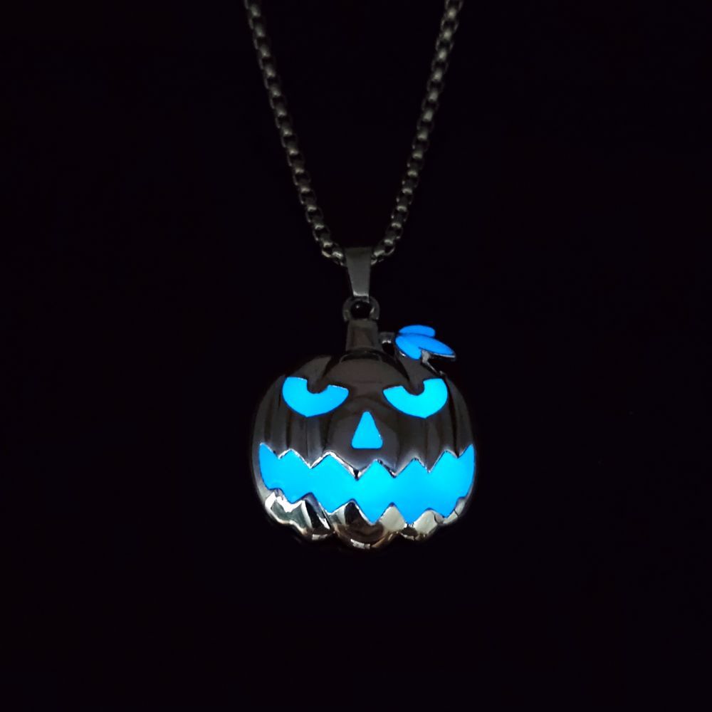 Beatrice Harrison | Glowing Pumpkin Halloween Necklace