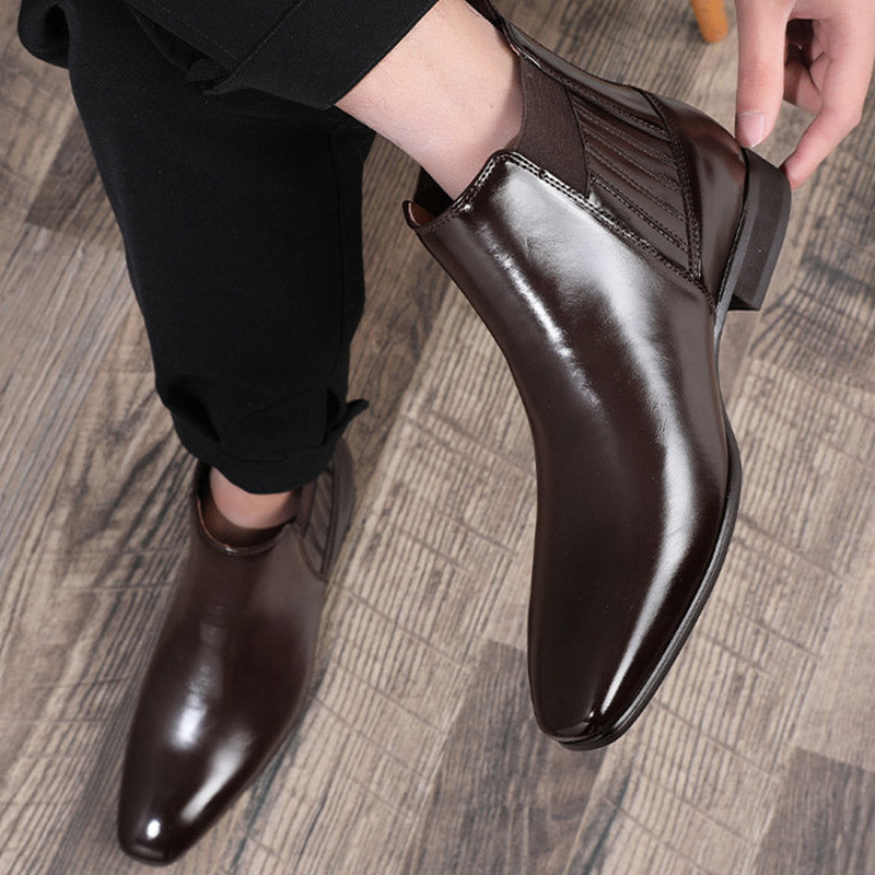 Callum Bexley | Pointed Toe Chelsea Boots in Black Leather
