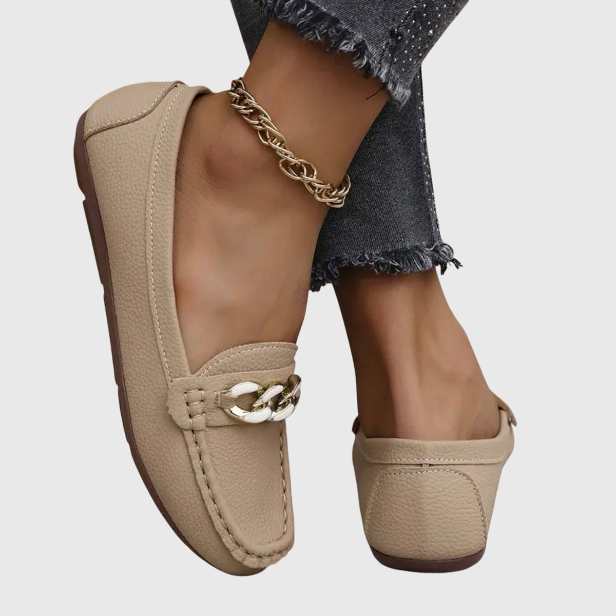 Beatrice Fowler | White Leather Loafers With Gold Chain Detail