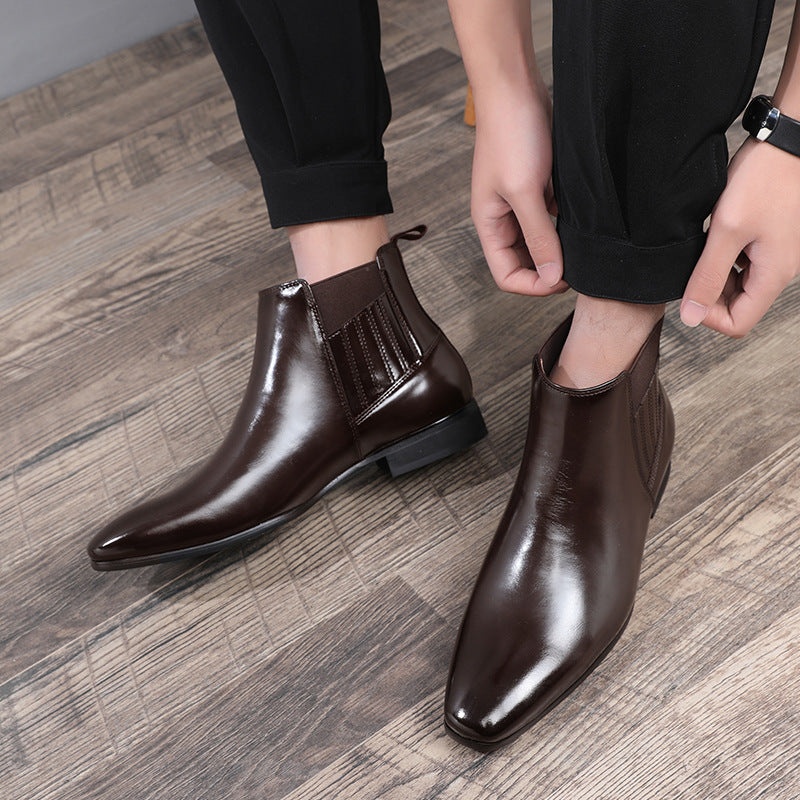 Callum Bexley | Pointed Toe Chelsea Boots in Black Leather