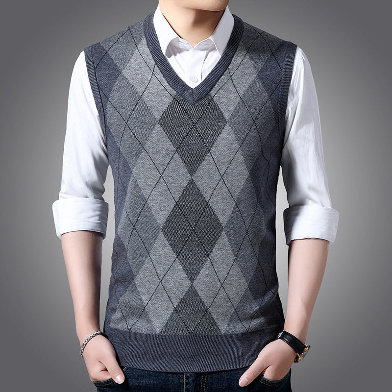 Nigel Cavendish | Argyle Sweater Vest With V-Neck Detail