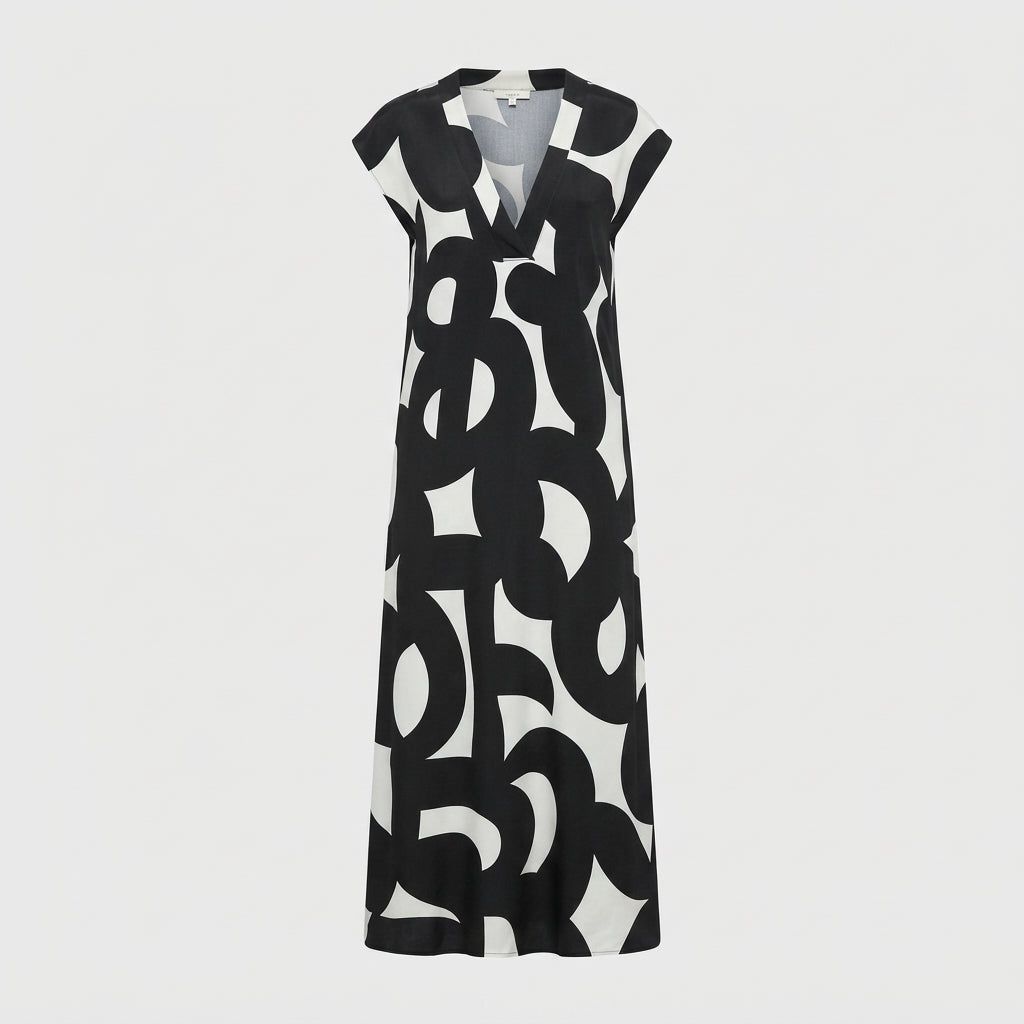 Margot Chevalier | Flowing V-Neck Maxi Dress
