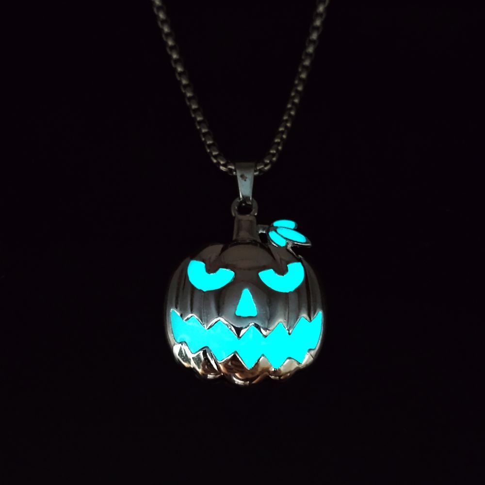 Beatrice Harrison | Glowing Pumpkin Halloween Necklace