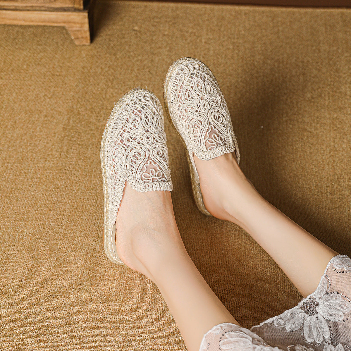 Freya Bexley | Round Toe Hollow-Out Slippers