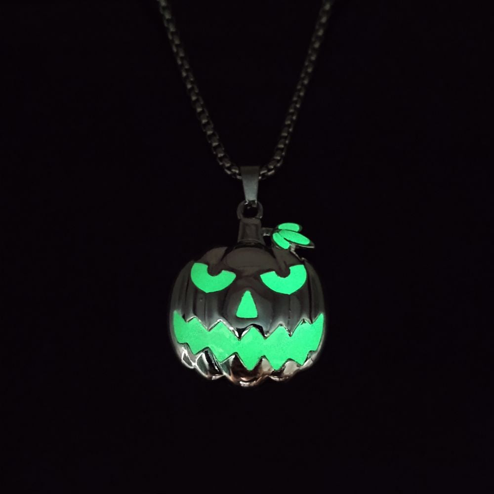 Beatrice Harrison | Glowing Pumpkin Halloween Necklace