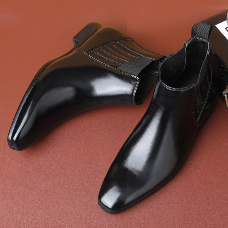 Callum Bexley | Pointed Toe Chelsea Boots in Black Leather