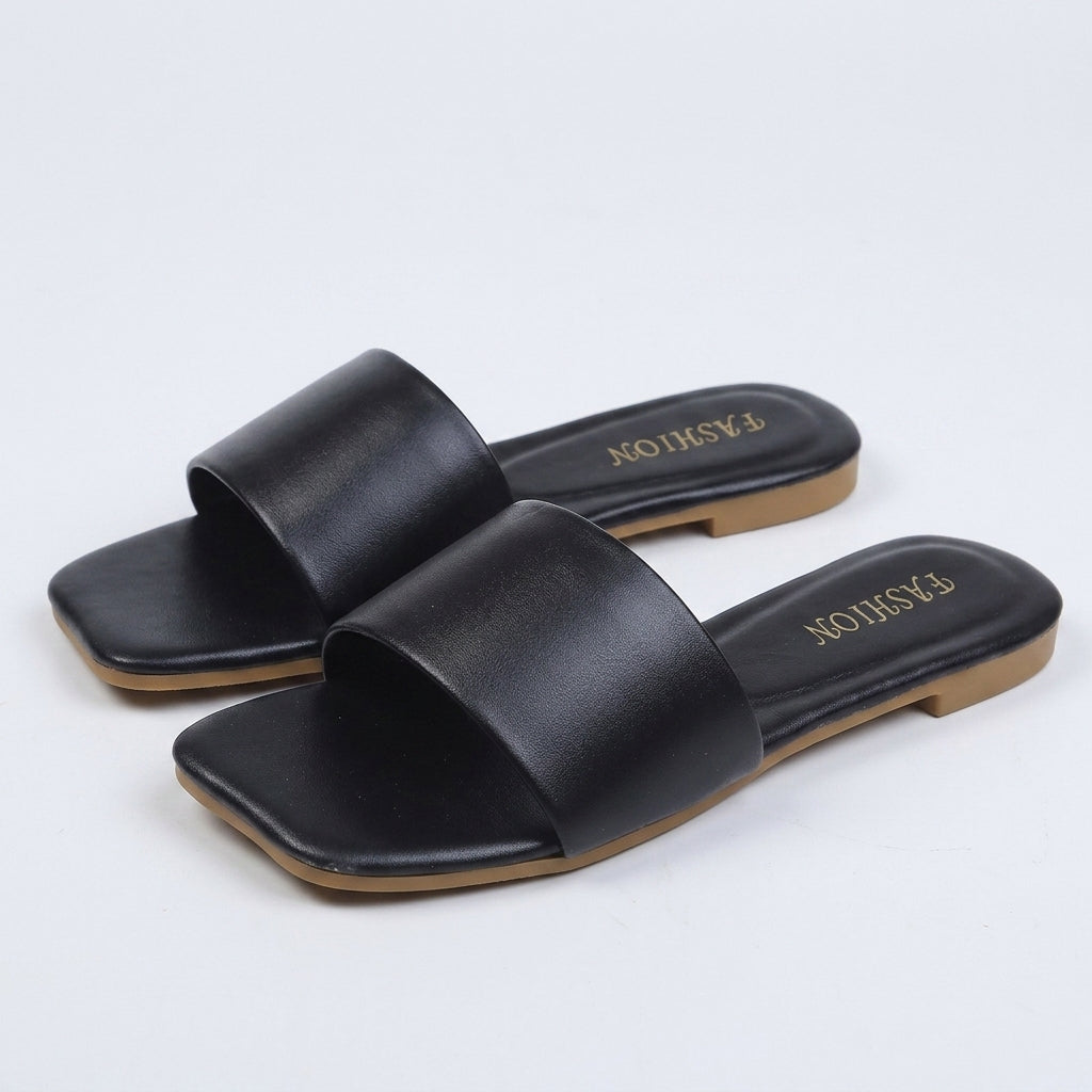 Imogen Taylor | Floral Flat Slippers with Daisy Detail - 605 Black