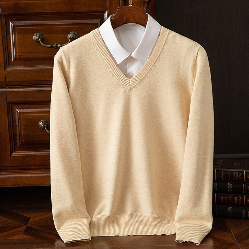 William Kensington | Classic V-Neck Ribbed Knit Sweater