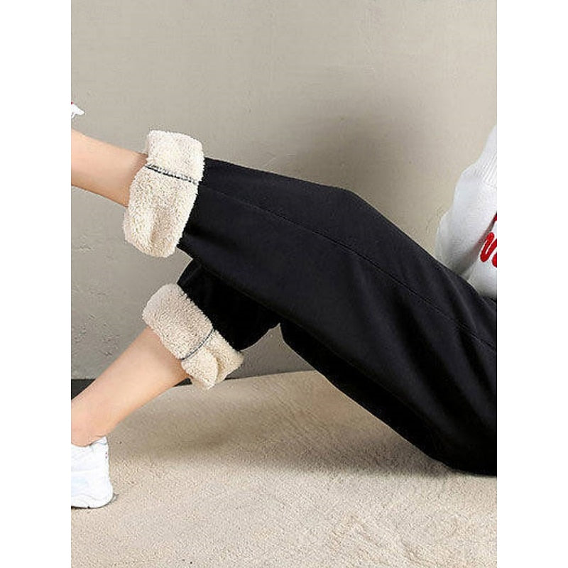 Amelia Sinclair | Cozy High-Waist Fleece Joggers